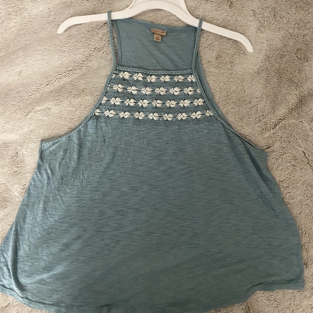Razor back tank